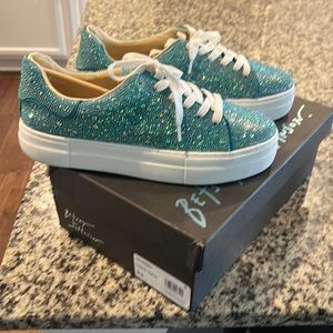 Betsy Johnson “SN Sidny” light turquoise size 9.5